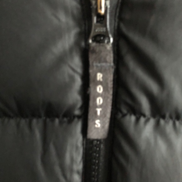 ROOTS Black Winter 80% Down Puffer Jacket XS EUC!! - Picture 4 of 6
